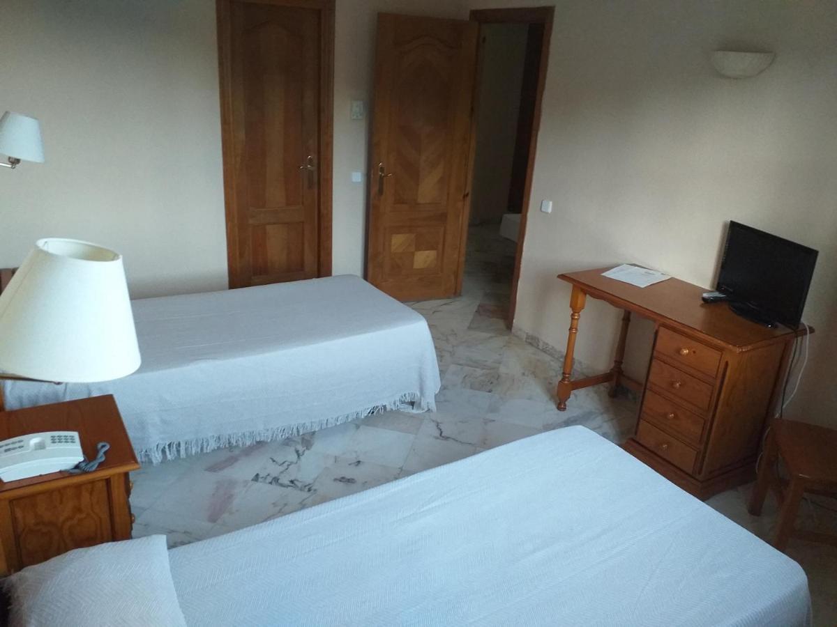 Hotel Anfiteatro Romano Santiponce Exterior foto